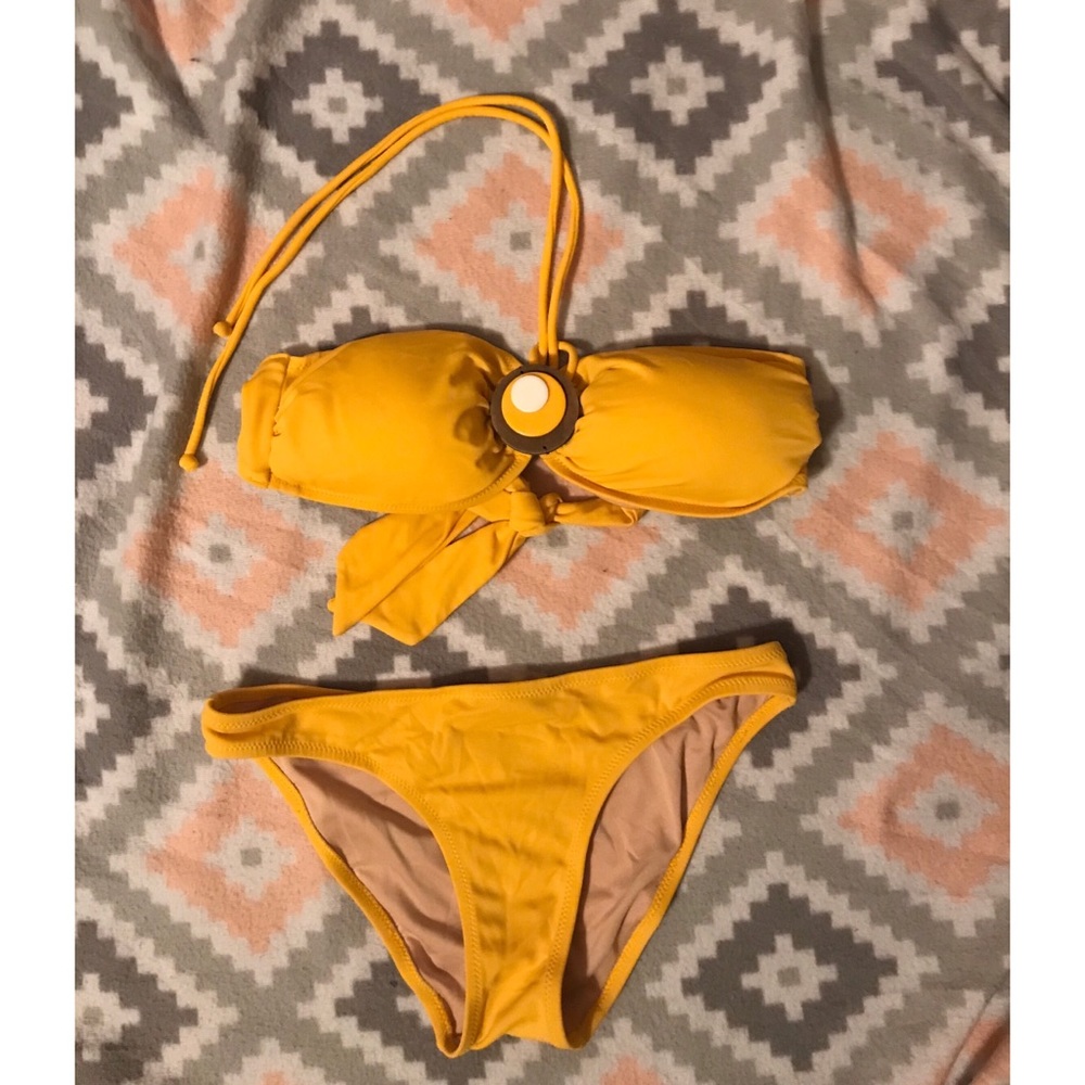 Victoria’s Secret yellow bikini